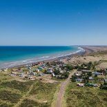 Bahía Creek se encuentra amenazada por un extraño fenómeno. Bahía Creek se encuentra amenazada por un extraño fenómeno.
