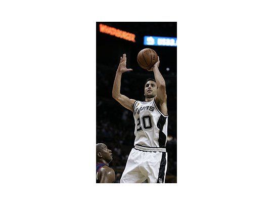 Emanuel Ginóbili volvió a ser clave en un nuevo triunfo de los Spurs en la final