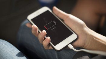 Las baterías de los celulares duran poco.
