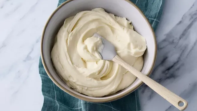 La ANMAT prohibió un queso crema, un suplemento dietario y dispositivos médicos sin registro