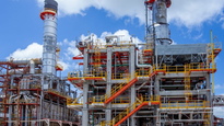 La refinería Ensenada de YPF es la más grande de Argentina y una de las más importantes en América del Sur.