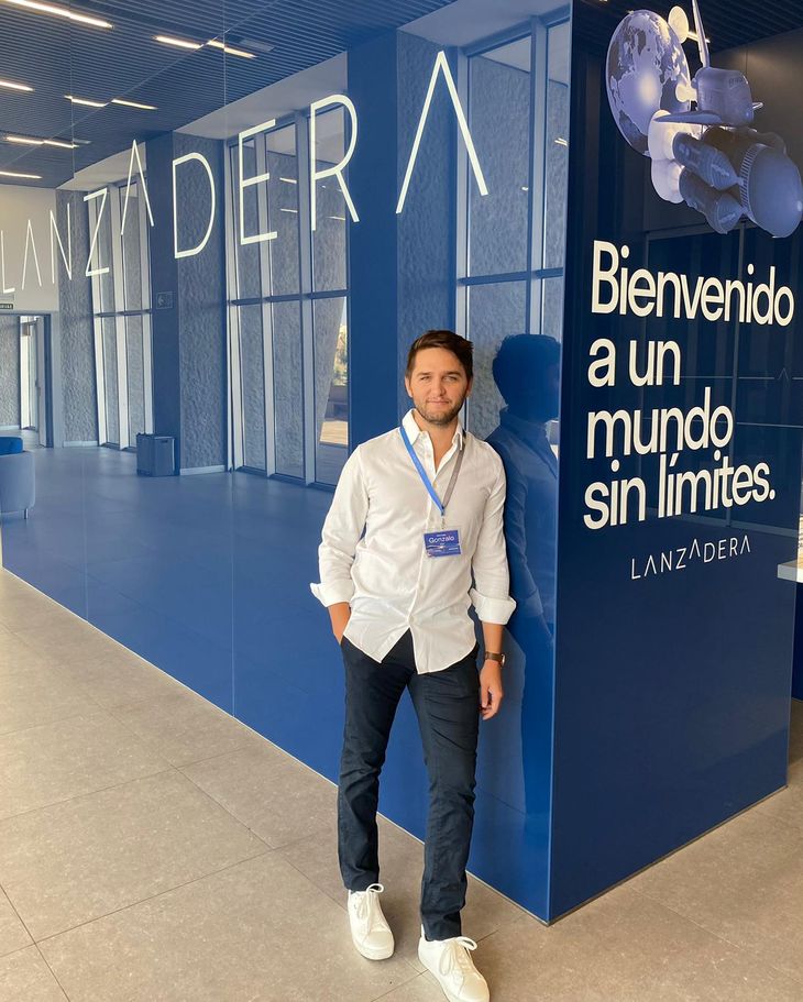 Gonzalo Rioja, cofundador y CEO de WeSpeak, en la incubadora española Lanzadera.