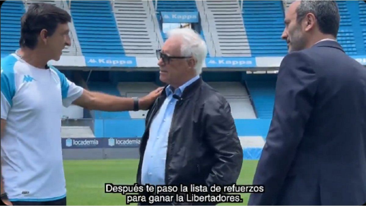 Gustavo Costas and Víctor Blanco in a “Los Simuladores” style video