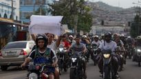 Las familias de las víctimas marcharon por las calles de Río de Janeiro para exigir justicia por la masacre en Penha, mientras el gobierno de Claudio Castro enfrenta fuertes cuestionamientos por la violencia policial.