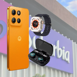 El Motorola en oferta en Suburbia con audífonos y reloj inteligente.