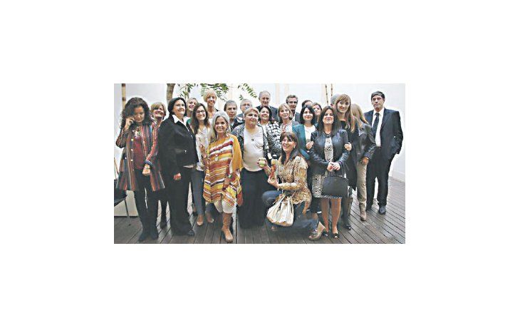 ámbito.com | Antes de volver a Río Gallegos, Cristina recibió ayer a 22 senadores nacionales del PJ, algunos de los cuales habían votado a favor del pacto con los buitres que envió Mauricio Macri.