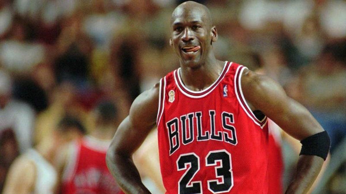 Subastarán una histórica camiseta de Michael Jordan que usó en su última final