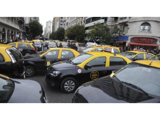 Obvio: piquetes de taxistas contra Uber