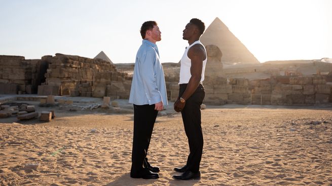 Careo picante entre Saúl Canelo Álvarez y Christian Mbilli, en Egipto, con vista a la pelea por el título mundial del 12 de septiembre.