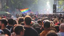 miles de personas se congregaron en plaza de mayo por la marcha del orgullo