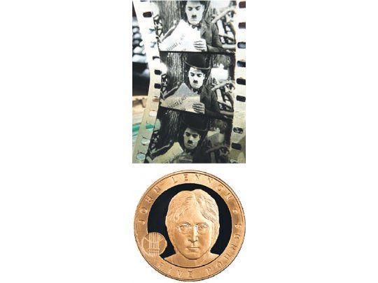 Arriba un fragmento del curioso film inédito que despertó interés pero quedó sin vender ayer en Londres, donde una moneda con la efigie de John Lennon (abajo) se vendió en 116.000 dólares.