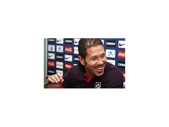 Simeone aseguró que ir a la cancha en España es como ir al teatro comparado con Argentina.
