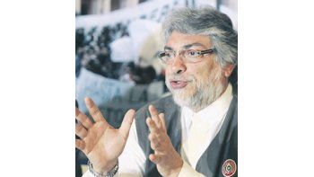 Fernando Lugo convocó a una conferencia de prensa en Asunción, en la que volvió a calificar de «golpe» el juicio político exprés que lo sacó del poder el mes pasado.