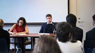 Axel Kicillof cerró su visita a EEUU con una charla en la Universidad de Columbia.