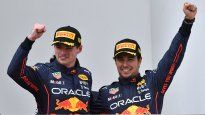 Max Verstappen y Sergio Checo Pérez fueron elegidos como la pareja del año por su fuena química dentro y fuera de las pistas.