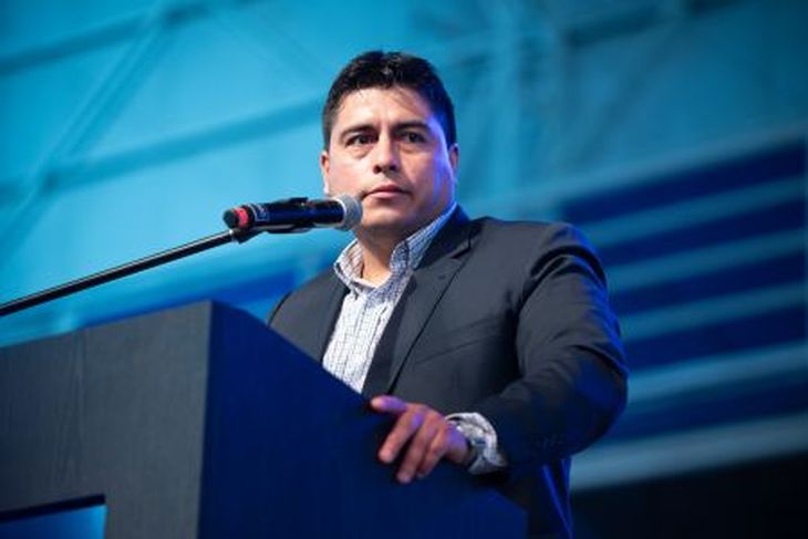 Claudio Vidal, gobernador de Santa Cruz. Claudio Vidal, gobernador de Santa Cruz.