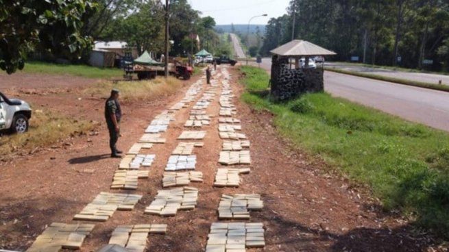 Secuestran más de tres toneladas de marihuana en una camioneta