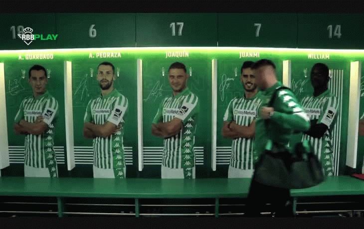 Joaqu&iacute;n anunci&oacute; su renovaci&oacute;n con Betis de una manera particular.