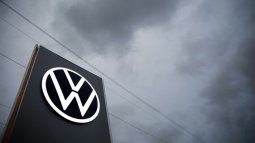 For several months, the Volkswagen automaker has been facing a serious crisis in Germany due to the cost-cutting plan it wants to implement. For several months now, the Volkswagen automaker has been facing a serious crisis in Germany due to the cost-cutting plan it wants to implement.