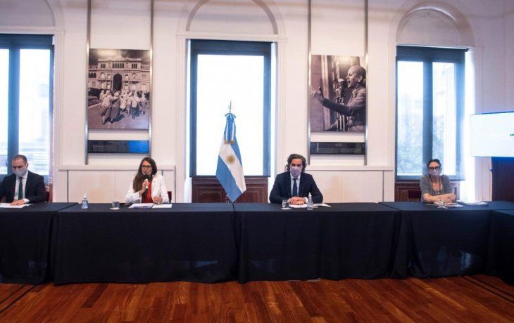 ámbito.com | ELIZABETH GÓMEZ ALCORTA Y SANTIAGO CAFIERO.jpeg