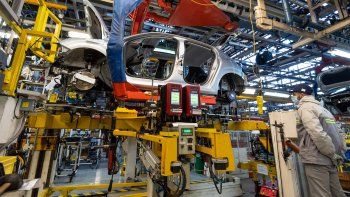 ámbito.com | Industria Automotriz Fabrica Trabajo