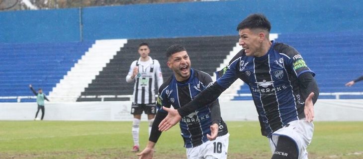 Almagro won the classic against Estudiantes de Caseros. (Photo: @almagroficial)