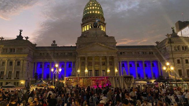 La cena recibió a más de 4.000 personas en situación de calle.