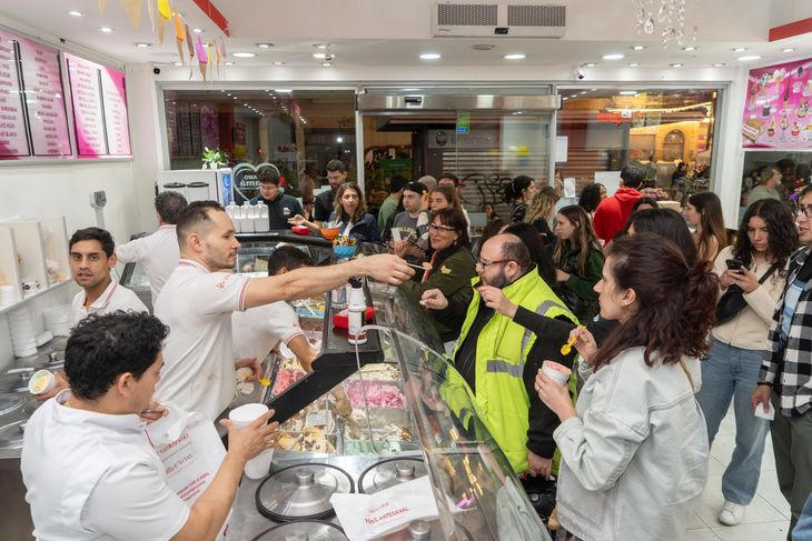 La Noche de las Heladerías se hace en todo el país y va por su novena edición. La Noche de las Heladerías se hace en todo el país y va por su novena edición.