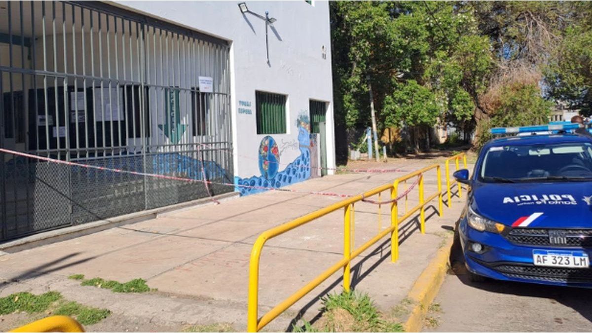 Clase o tiros: la amenaza a una escuela en Rosario en medio del ...