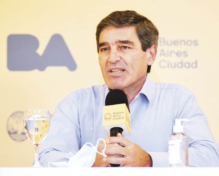 Fernán Quirós anunció que seguirán con la vacunación en CABA. Fernán Quirós anunció que seguirán con la vacunación en CABA.