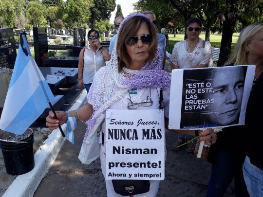 Homenaje el ex fiscal Alberto Nisman en el cementerio israelita de La Tablada al cumplirse 5 a&ntilde;os de su muerte.