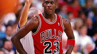 La ex casa de Michael Jordan es espectacular pero tardó demasiado en ser vendida.