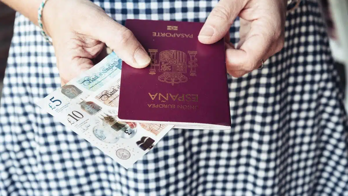 How to emigrate from Argentina to Spain without a European passport: options to work and live legally