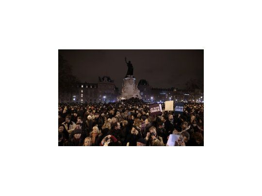Más de 100 mil personas marcharon bajo el mismo lema: Todos somos Charlie