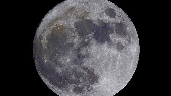 La iniciativa, conocida como “Luna Ring”, propone instalar un cinturón de aproximadamente 6.800 millas a lo largo del ecuador lunar, con el objetivo de captar radiación solar sin las limitaciones que existen en la Tierra, como la atmósfera, las nubes o los ciclos de día y noche.&nbsp;