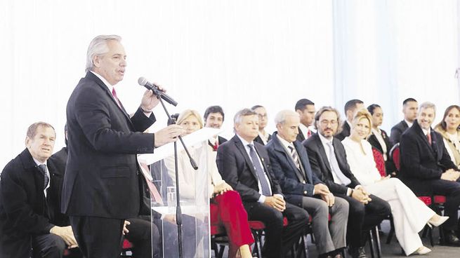 Paraguay. Alberto Fernández viajó acompañado por la primera dama Fabiola Yánez, el canciller Santiago Cafiero y el secretario general de la Presdiencia, Julio Vitobello.