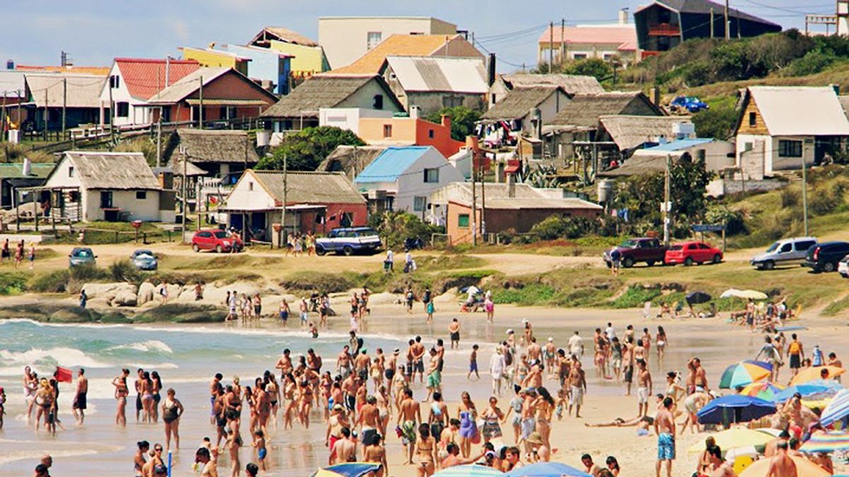 The price gap is narrowing and inland tourist destinations are looking for the Argentine middle class