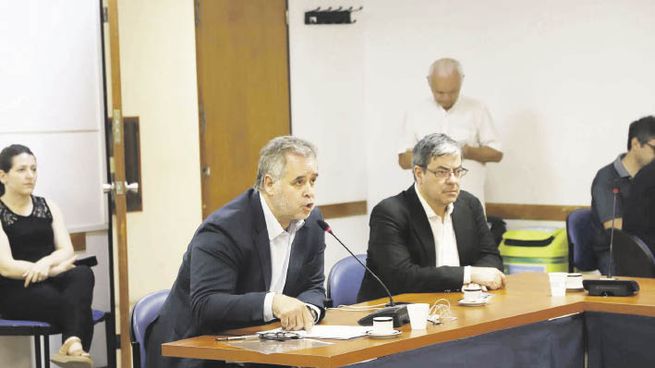 ADVERTENCIA. Alejandro “Topo” Rodríguez, ayer, en la comisión