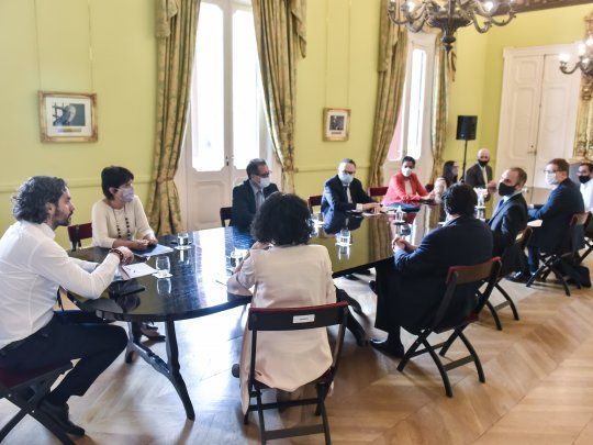 Santiago Cafiero, se reunió esta mañana en Casa Rosada con varios ministros para analizar los datos correspondientes a la octava. edición del ATP
