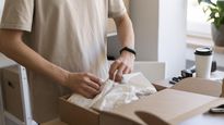 Con solo una caja de zapatos podrás crear un organizador para tus accesorios.