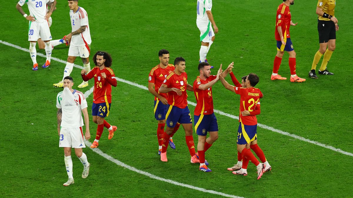 Spain dominated Italy, beat them by a goal against and secured qualification for the round of 16 of the Euro Cup