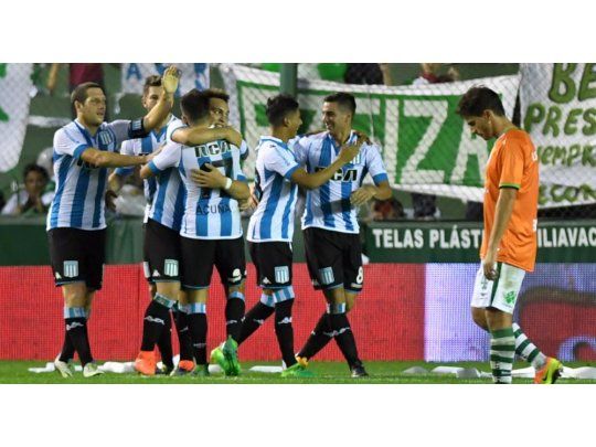 Racing ganó un partido clave, pero deberá esperar para saber si jugará la Copa Libertadores 2018.