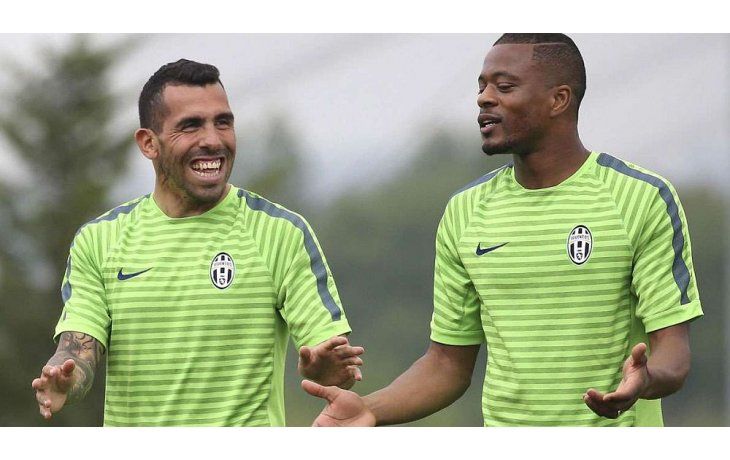 Evra junto a Tevez en Juventus.