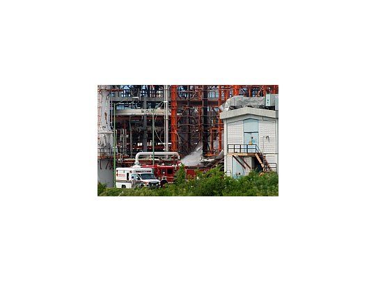 El estallido de un compresor en la refinería de Cadereyta, provocó alarma entre los operarios.