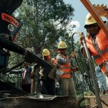 En Misiones, avanzan las obras en el tendido eléctrico financiadas por la CAF. En Misiones, avanzan las obras en el tendido eléctrico financiadas por la CAF.