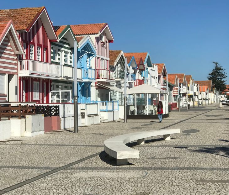 Las viviendas de estilo tradicional conviven con nuevos desarrollos residenciales y turísticos, en una de las zonas con mayor atractivo de la región de Aveiro Las viviendas de estilo tradicional conviven con nuevos desarrollos residenciales y turísticos, en una de las zonas con mayor atractivo de la región de Aveiro