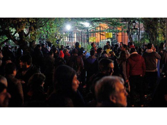 Santa Cruz: entre el rojo fiscal y la tensión social