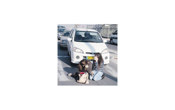 ámbito.com | Las sirenas de ataque aéreo volvieron a sonar ayer en Jerusalén. Automovilistas y transeúntes vivieron momentos de zozobra antes de que pasara el peligro.