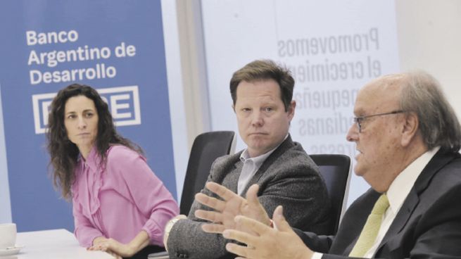 Objetivos. Carla Pitiot, Mariano de Miguel y José de Mendiguren, durante la presentación del Reporte de Sostenibilidad 2022.