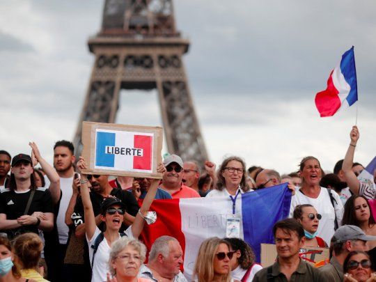 Francia protesta antivacunas